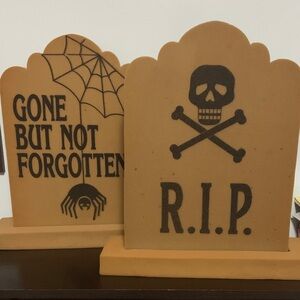 Halloween Tombstone Decor Set